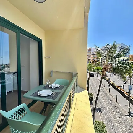 Sea&pool Apartment *